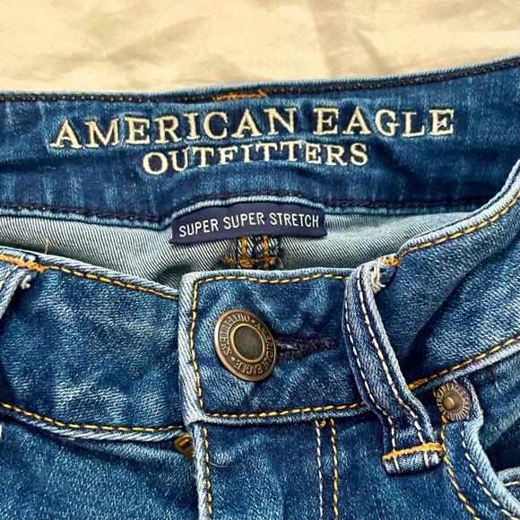 American Eagle Outfitters Distressed Women’s Stretch Cutoff Shorts, Size 6 - Picture 5 of 10